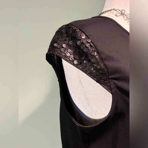 Mossino women’s black shift dress w/sequin cap sleeves size M.  NWOT - Picture 3 of 8